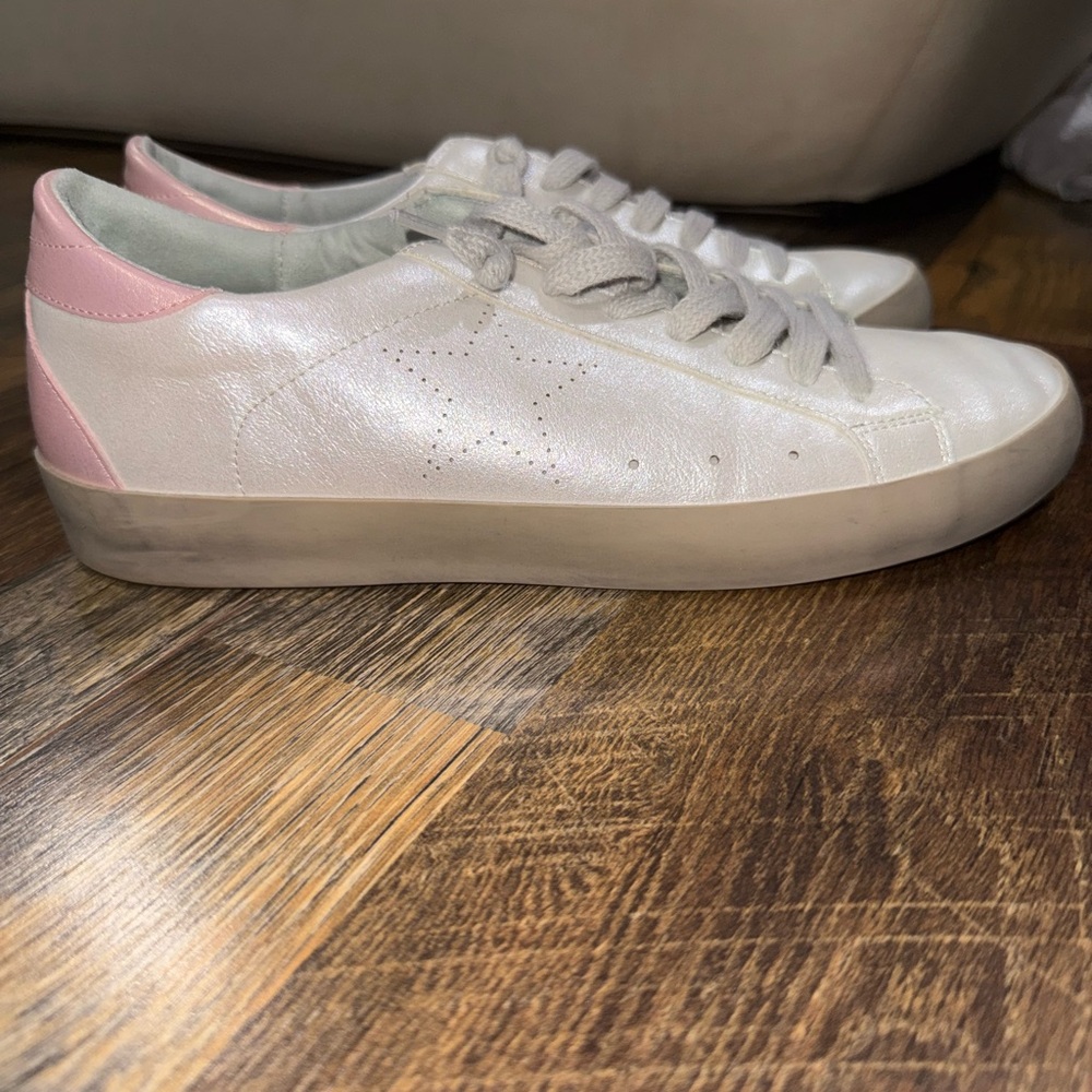 ShuShop White Sneakers with Pink Heel Trim